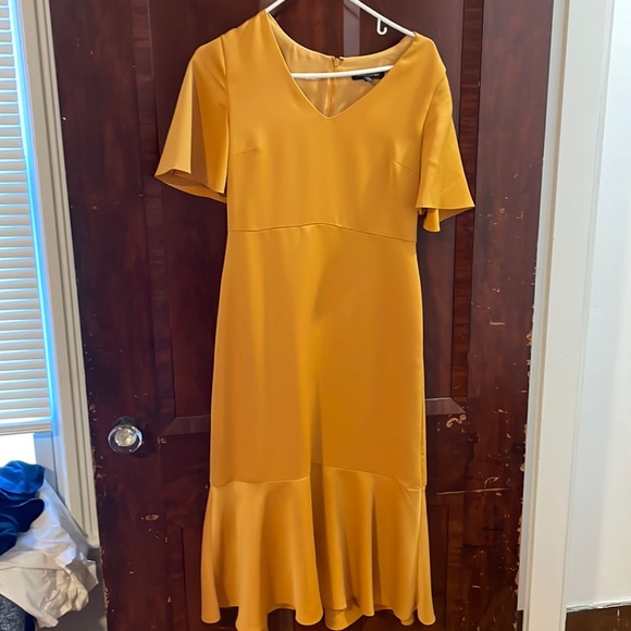 Banana Republic Satin Marigold Flutter Midi Dress with Sleeves, size 2. - Picture 2 of 6